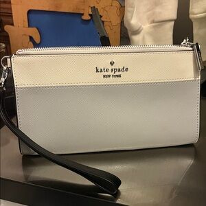 Kate Spade Black and Cream Wristlet